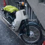 スーパーカブの雨の日使用でつまずく原因｜初心者が最初に知っておきたかったこと