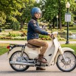 スーパーカブ 発進 ギクシャクする原因