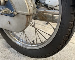 スーパーカブ 空気圧でつまずく原因｜フラつき・乗り心地・燃費が気になる初心者へ